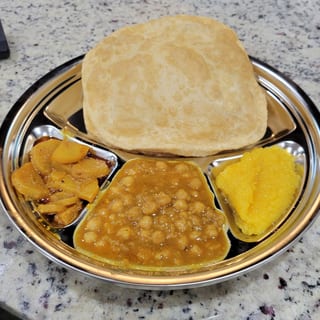 Halwa Puri Combo